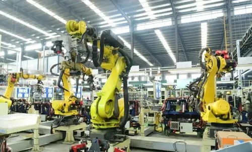 現(xiàn)在大量工廠用機(jī)器人工作,利潤增加了,但是造成大量工人失業(yè)了